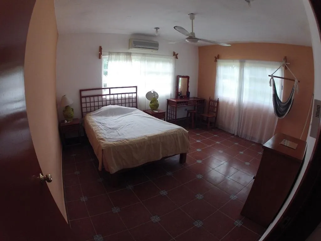 Hostel Rancho Alvarez & Hostal Cozumel